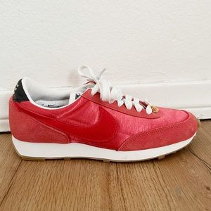 Nike Daybreak Sneaker in Martian Sunrise (Rare) Women’s Size 6 NWOT